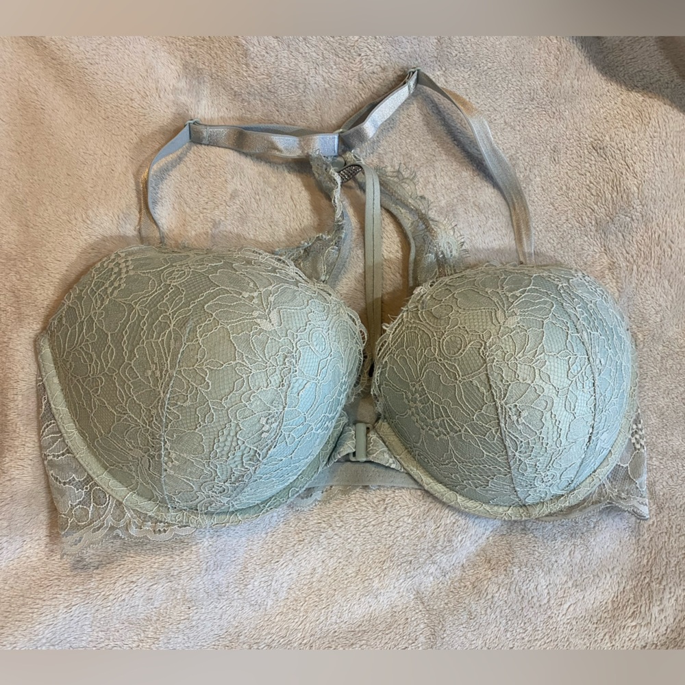 Victoria Secret, 38D, Jagged Ice colour code #B6E9DD